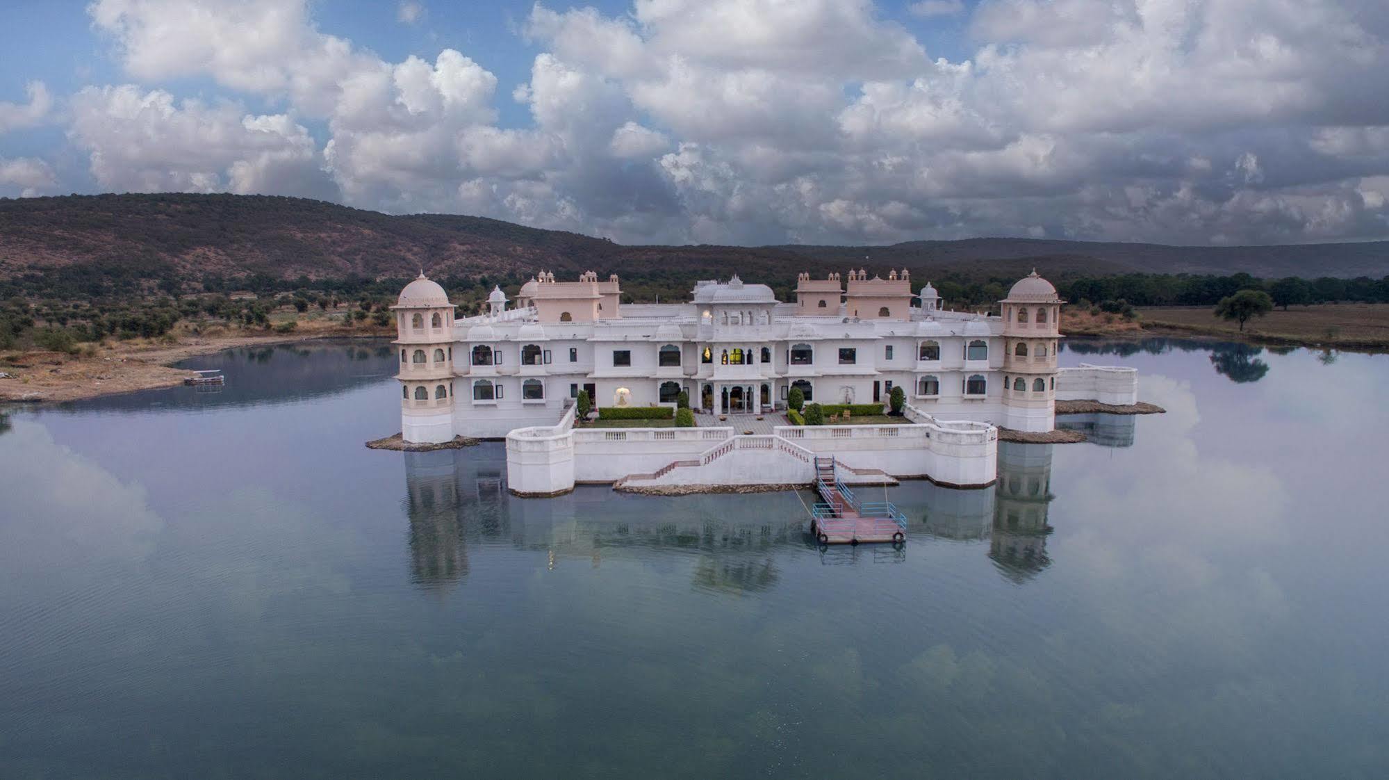 Juesta Lake Nahargarh Palace, Chittorgarh Pārsoli Exteriér fotografie